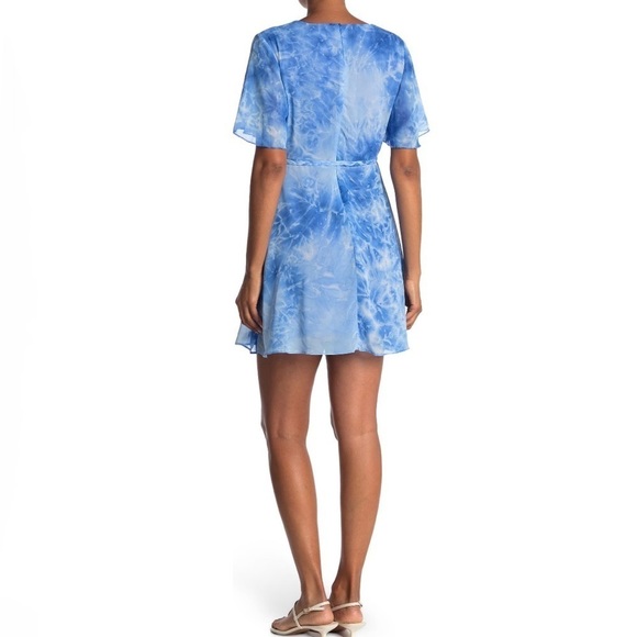 SAGE COLLECTIVE BLUE TIE-DYE MINI DRESS SIZE 6 - Picture 2 of 3